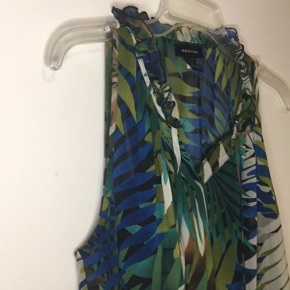 Spense Floral/Leaf Patterned Top - Picture 5 of 11
